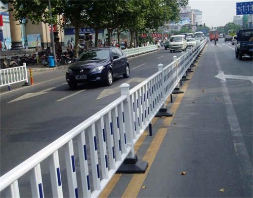 市政蹊径护栏几多钱一米